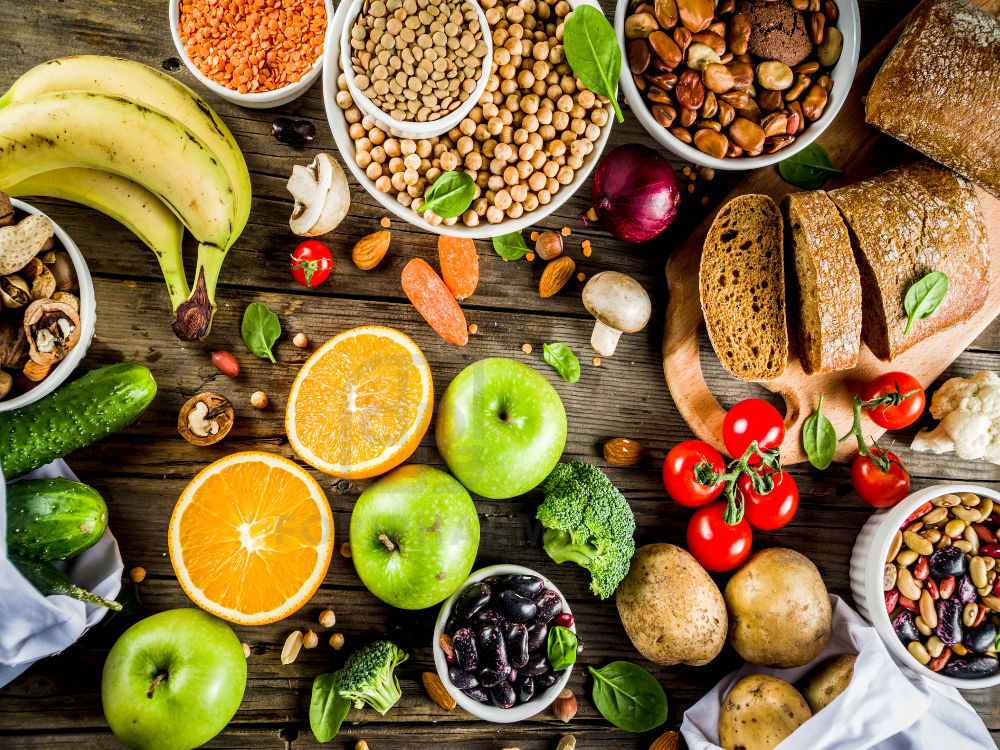 Chế độ ăn uống giàu chất xơ rau xanh trái cây giúp cải thiện bệnh trĩ
